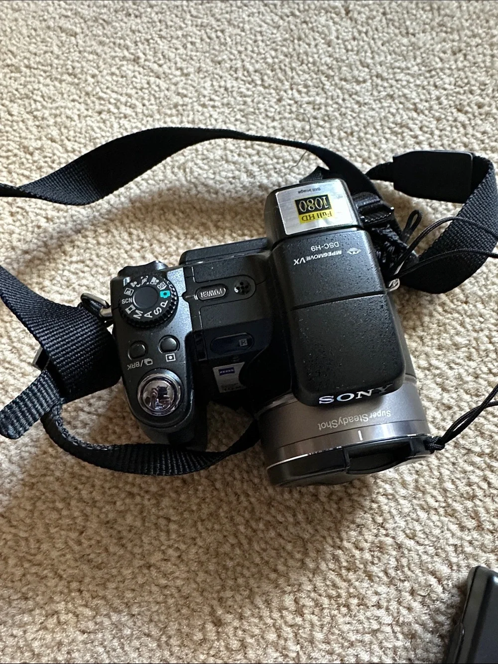 Sony Black mpegmovie Camera and Kit with Shoulder Bag and Lens Accessories